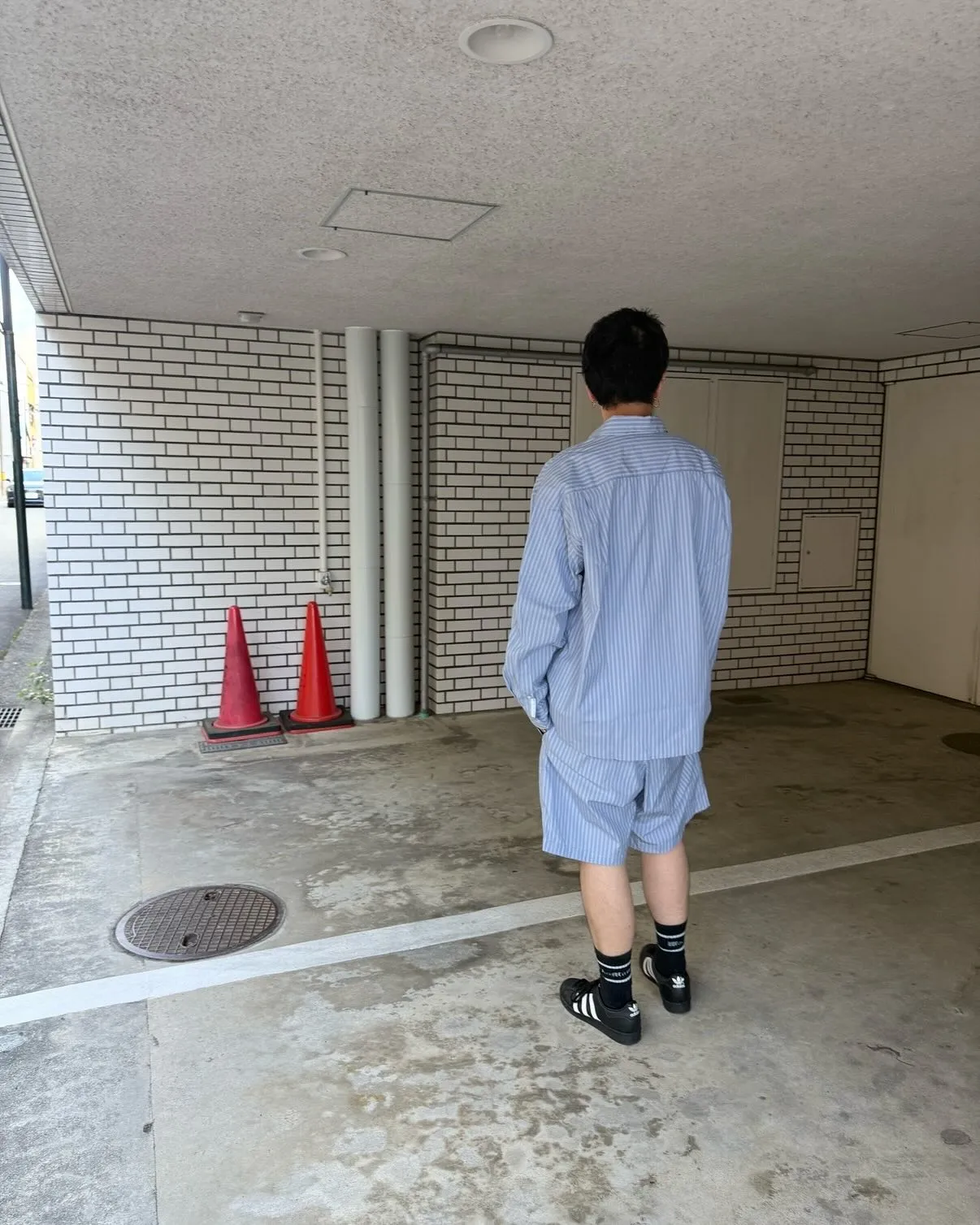『SON OF THE CHEESE』のストライプのシャツ生...