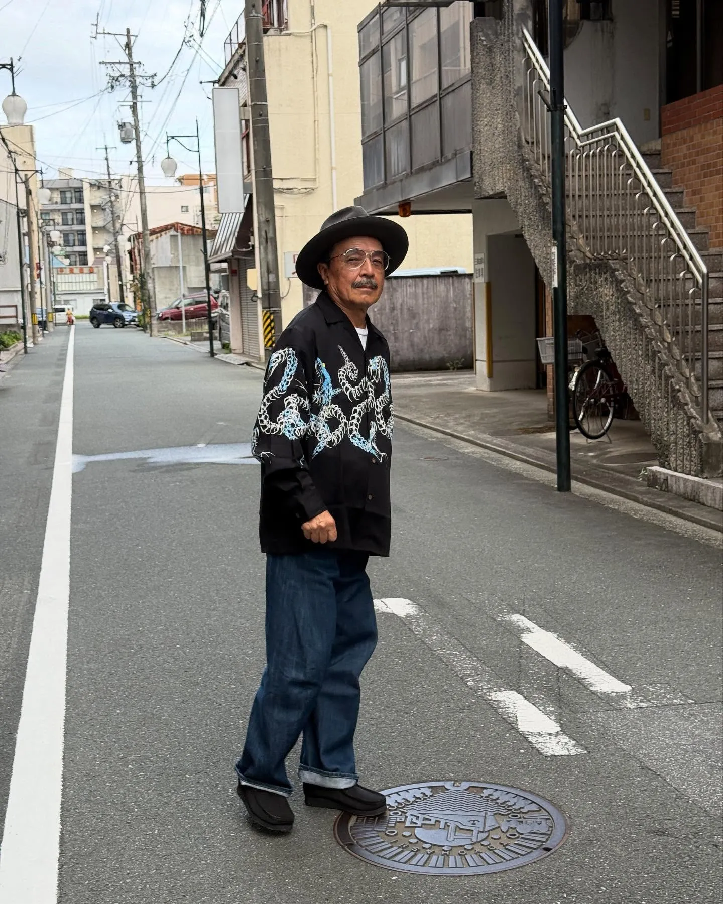WACKO MARIAの長袖ハワイアンシャツ。