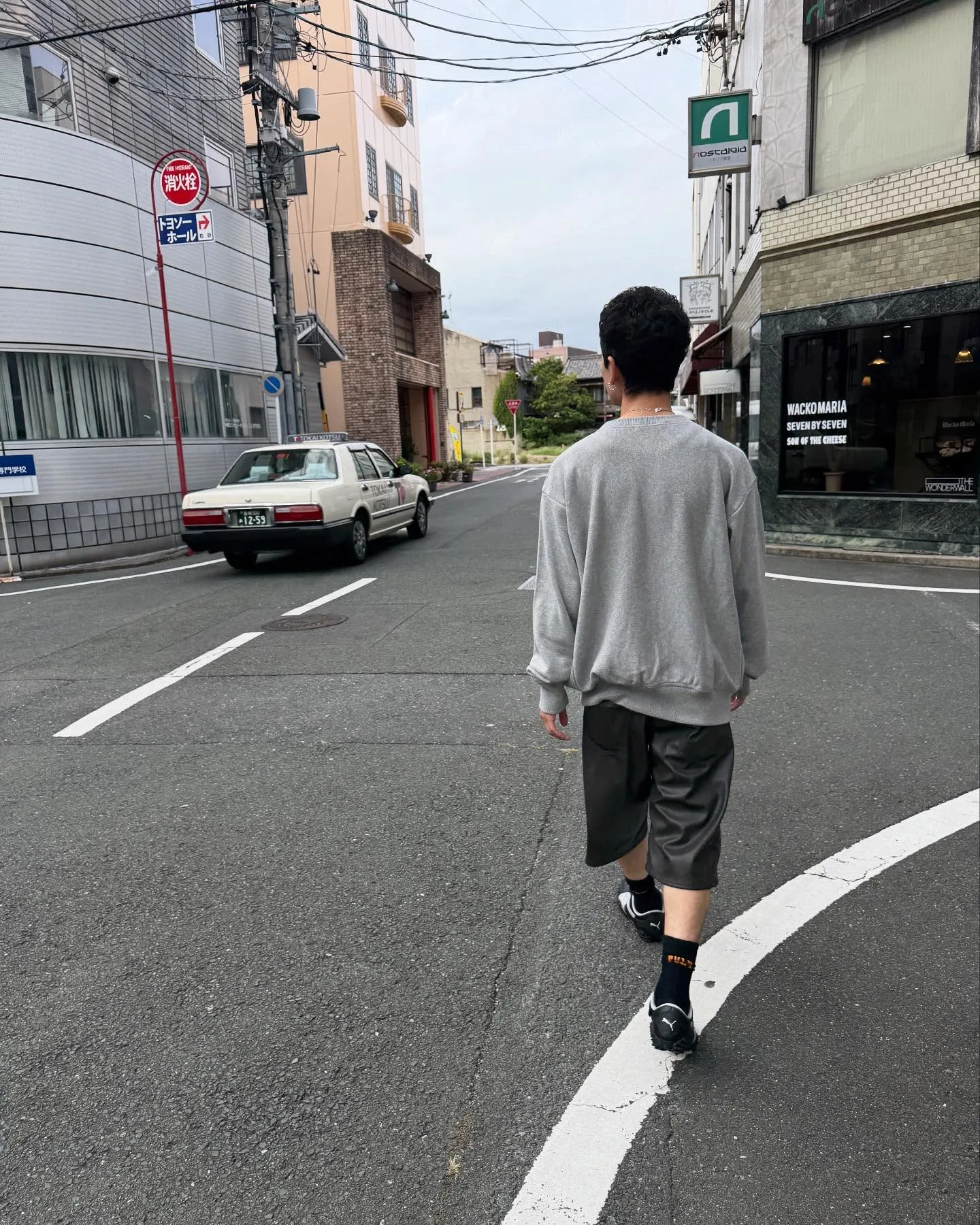 『SEVEN BY SEVEN』のスウェット風のクルーネック...