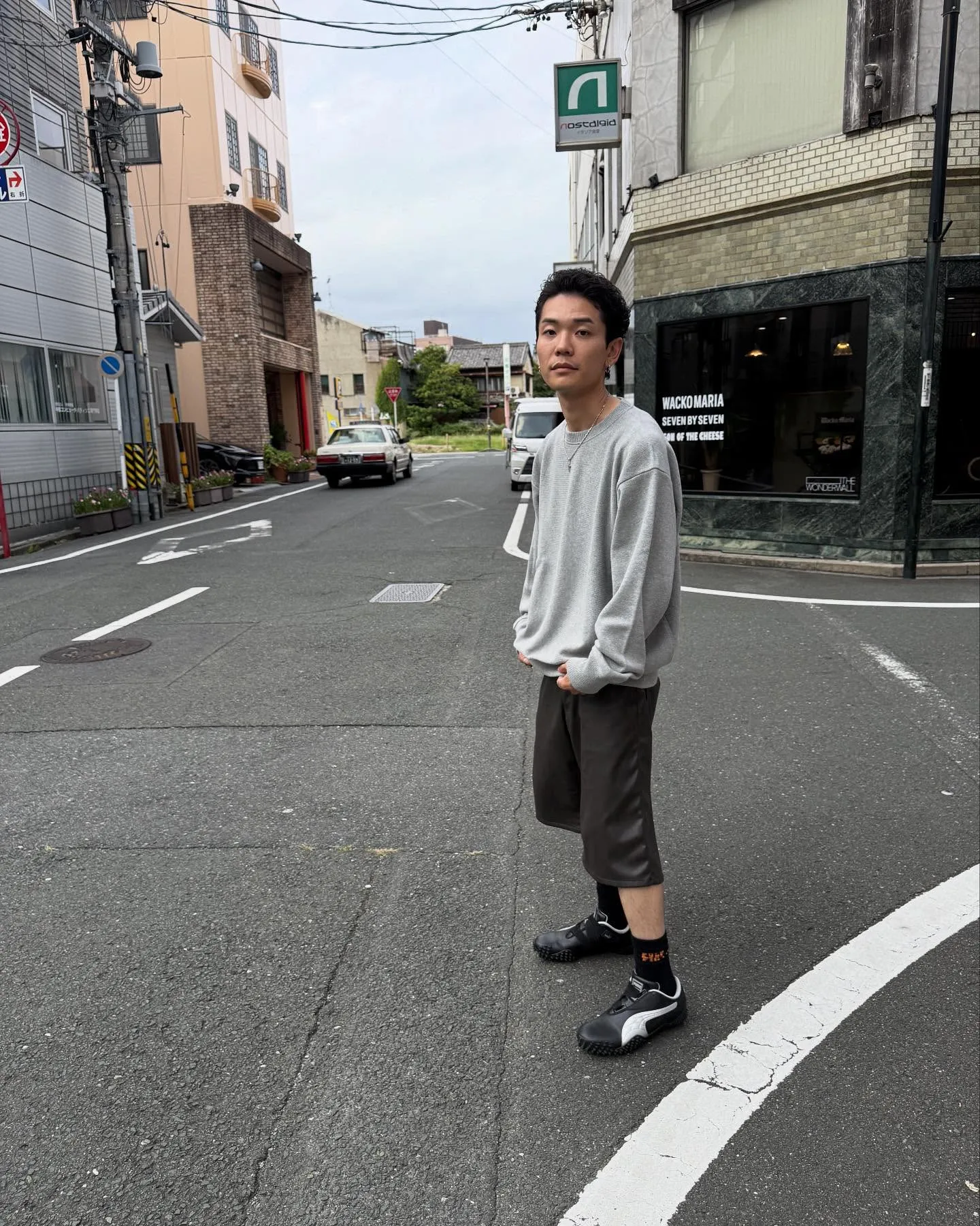 『SEVEN BY SEVEN』のスウェット風のクルーネック...